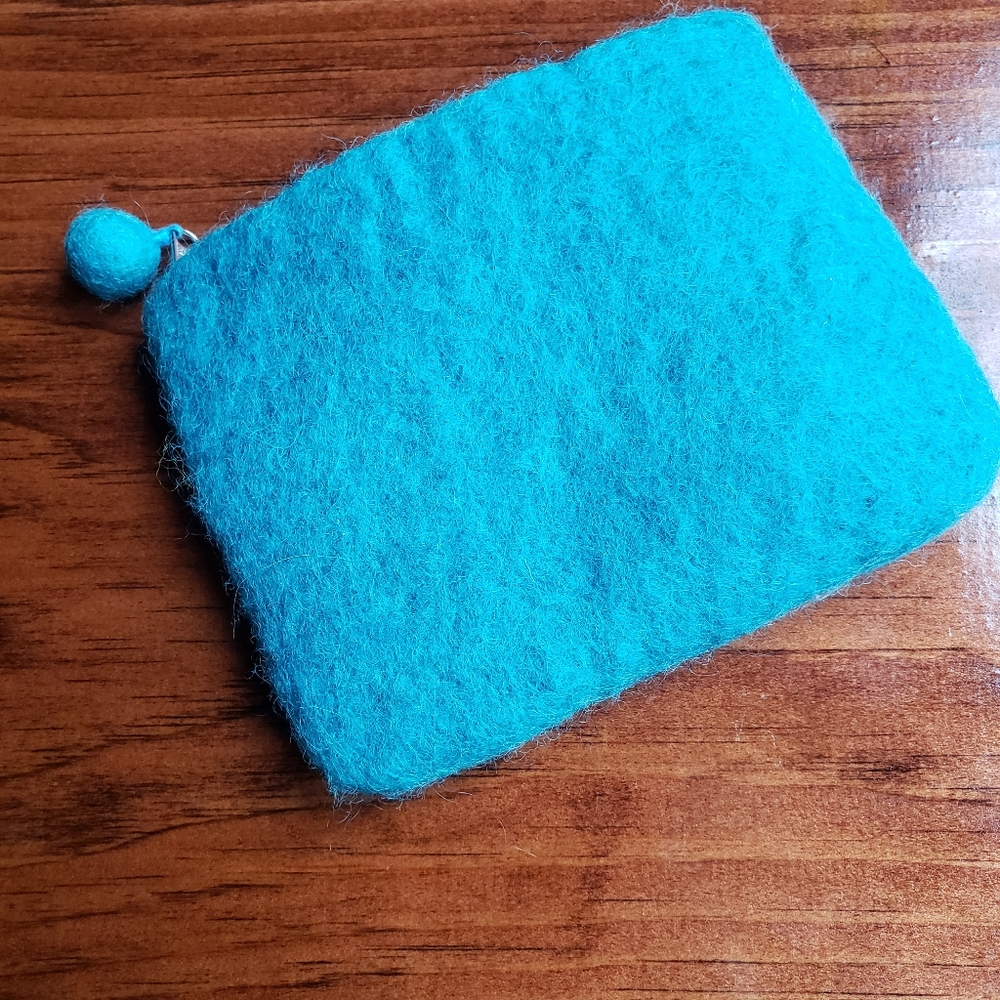 Charlotte Russe | Birdy Zipper Beauty Pouch - Picture 2 of 8